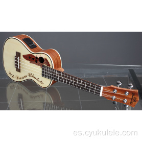 Letras de patrones personalizados en la superficie del ukelele